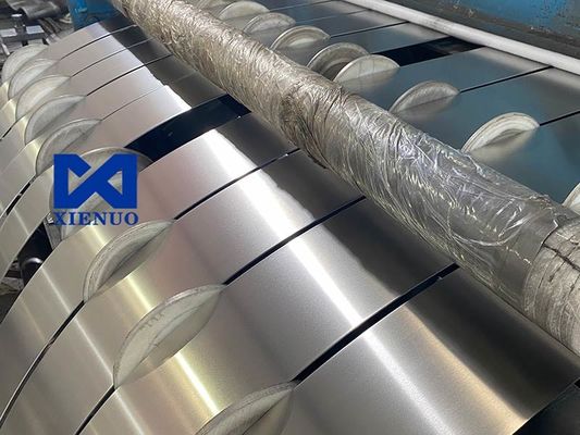 3105 el rollo de aluminio de la tira del peso ligero 40m m cubrió la superficie de alta resistencia