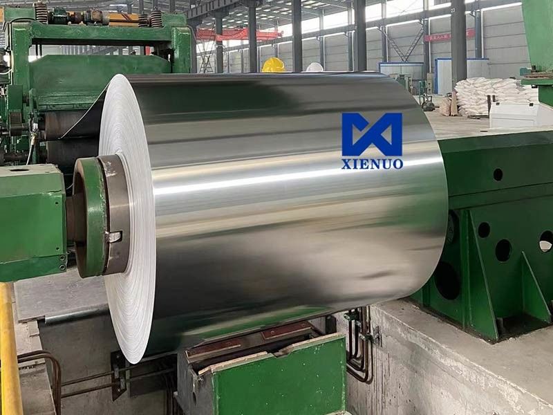 Suministro de bobina de aluminio cepillado de alta calidad con grosor 0,3 mm 0,4 mm 0,5 mm y ancho 1000 mm 1500 mm bobina de aluminio cepillado