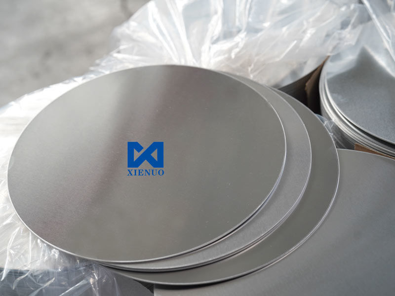 Precio de fábrica Aluminio círculo redondo recubierto utensilios de cocina / utensilios / círculo de iluminación uso buena planitud 1050 1060 3003 3105 círculo de aluminio
