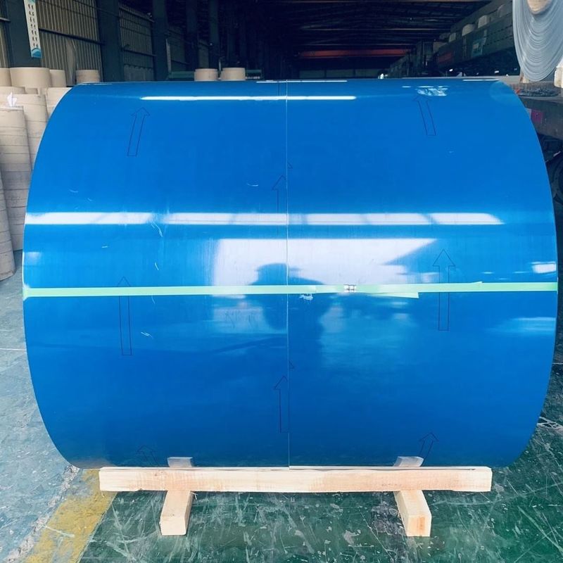 Bobina de aluminio recubierta de color 3003 0,8 mm Precio Bobina de aluminio recubierta de color utilizada para el transporte