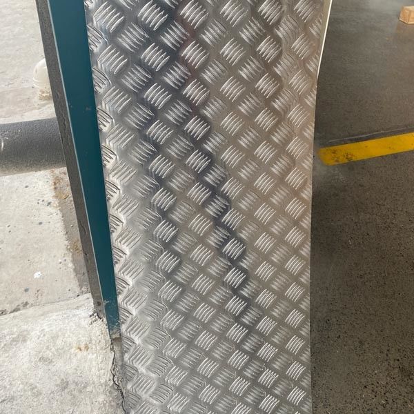 Productos de aluminio de cinco barras de aluminio diamante aluminio rombo patrón de aluminio